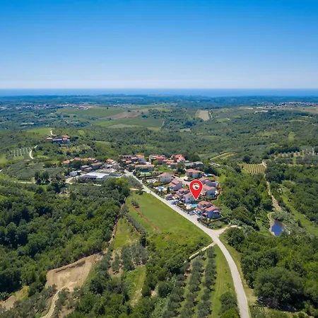 3 Bedroom Lovely In Baredine