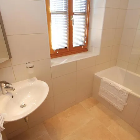 3 Bedroom Lovely In Baredine Holiday home