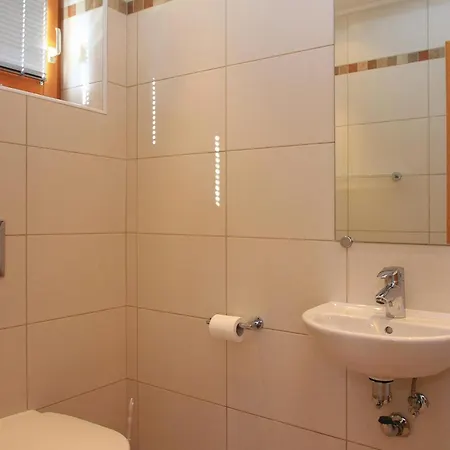 Holiday home 3 Bedroom Lovely In Baredine *