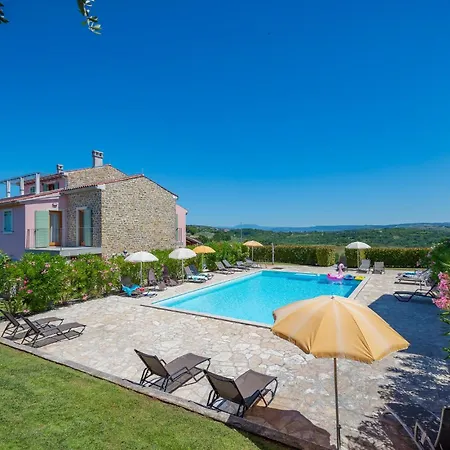Holiday home 3 Bedroom Lovely In Baredine *
